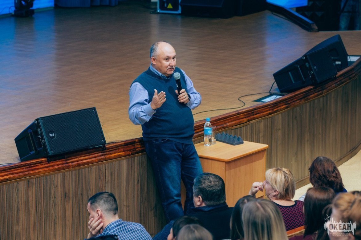 Директор ВДЦ «Океан» Андрей Базилевский: «Детский центр будет продолжать работу»