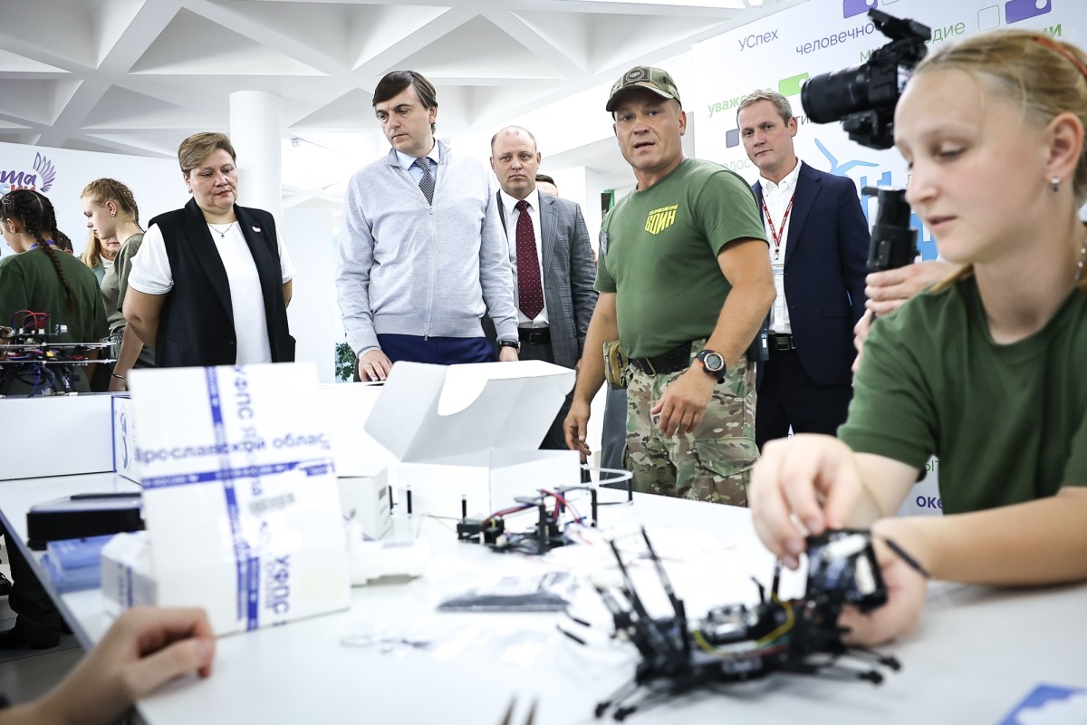 Сергей Кравцов оценил площадки дополнительного образования ВДЦ «Океан» и Центра «ВОИН»